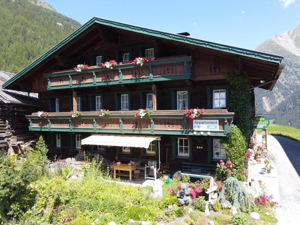 Altes Holzhaus Apartment Solden Exterior photo