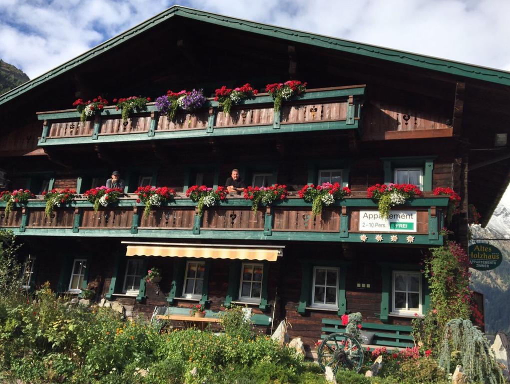 Altes Holzhaus Apartment Solden Exterior photo